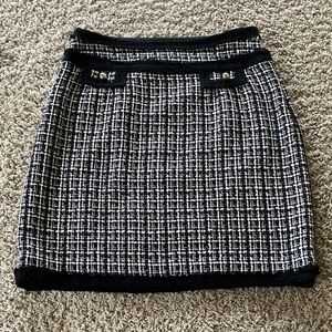 ❤️WHBM Tweed Skirt - Size 4❤️